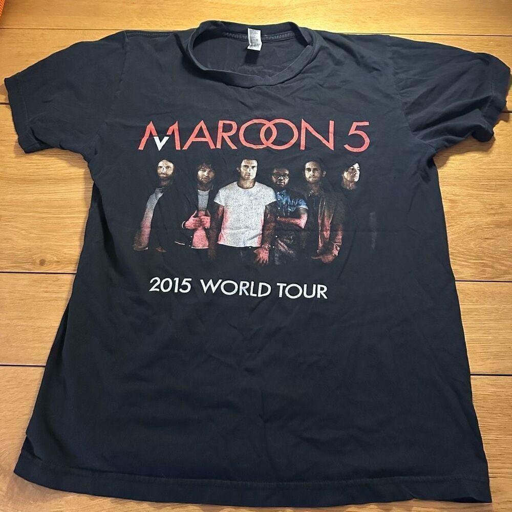 Maroon 5 2015 world tour black m